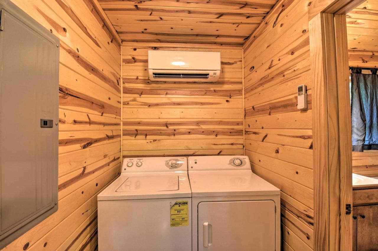 The Honeybee Cabin With Private Porch And Hot Tub Clarkesville Extérieur photo